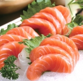 冰鮮三文魚魚腩（去皮、切片）